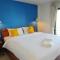 Tiya House Rooms & Cafe