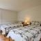 Modern Cape Cod Cottage Walk to Craigville Beach - Centerville