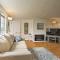Modern Cape Cod Cottage Walk to Craigville Beach - Centerville
