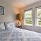 Modern Cape Cod Cottage Walk to Craigville Beach - Centerville