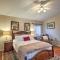 Lakefront Brandon Home with Patio and Screened Lanai!