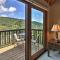 Beech Mountain Condo with Balcony, Walk to Resort! - بيتش ماونتن
