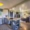 Hendersonville Home with Views - 3 Mi to Downtown! - هيندرسونفيل