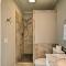 Updated Hilton Head Condo Balcony, Walk to Beach - جزيرة هيلتون هيد