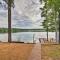 Lakefront Cabin with Private Dock and Beach! - 马尼斯蒂克