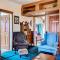 Astoria Painted Lady Historic Apt with River View!