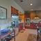 Chic Villa with Infinity Pool 10 Mi to Downtown! - Austin