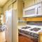 Charming Saugatuck Condo with Private Deck and Grill!
