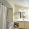 Pine Cottage Duplex with Deck Walk to State Park! - افرايم