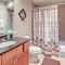 Oceanfront Galveston Condo Balcony and Pool Access! - Galveston