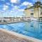 Cozy Destin Studio with Shared Pools and Beach Access!