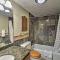 Updated Beech Mountain Condo with Views, Near Skiing
