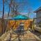 Cozy Home Blocks to Georgetown Square and SU! - جورج تاون