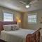 Cozy Home Blocks to Georgetown Square and SU! - جورج تاون