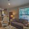 Cozy Home Blocks to Georgetown Square and SU! - جورج تاون