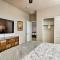 Private Home w/Pool, 2Mi to Westgate Entertainment - Glendale