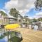 Canalside Crystal River Home with Dock and Kayaks - كريستال ريفر