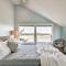 Waterfront Seaside Beach Home with Views and Hot Tub!