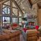 Custom Angel Fire Home Views, Hot Tub and Fire Pit!