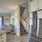 Spacious Murrells Inlet Hub with Pool, Walk to Shore - 默特尔比奇