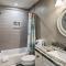 Spacious Murrells Inlet Hub with Pool, Walk to Shore - 默特尔比奇