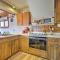 Condo with Hot Tub, 5 Mi to Cranmore Mountain! - 北康威