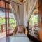 Villa Rubina - Luxury Pool Villa in Batu Belig Next to the Beach!