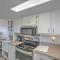 Oceanfront Ormond Beach Condo with Pool Access! - شاطئ أورموند