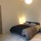 STUDIO proche gare avec kitchenette et wifi - porte rouge