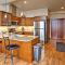 Breezy Lake Chelan Condo with Pool and Hot Tub Access!