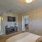 Private Pool and Camelback Mtn Views Phoenix Gem