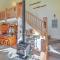 Bright Klamath Falls Cabin with Deck and Mtn Views! - 克拉马斯福尔斯