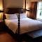 Crown Mansion Boutique Hotel & Villas