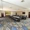 Holiday Inn Express Hotel & Suites Clinton by IHG