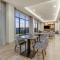 Holiday Inn & Suites Cedar Falls-Waterloo Event Ctr by IHG - سيدار فولز