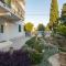 Courtyard seafront house