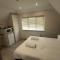 Debden Guest House - Hillingdon