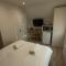 Debden Guest House - Hillingdon