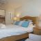 2 Hamstone Court