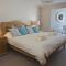 2 Hamstone Court