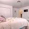 Expansive Getaway about 2 Miles to Mendenhall Glacier! - Mendenhaven