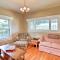Custer Retreat with Pool Access, Walk to Downtown!