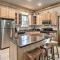 Carnelian Bay Home with Hot Tub Near Tahoe Skiing