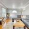 New Belmont Shore Retreat with free Parking Walk to Beaches