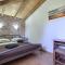 Charming villa Nera with pool and hydromassage near the beach - Шишан