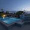 Charming villa Nera with pool and hydromassage near the beach