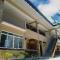 Jellys Haven Resort