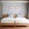 Neon Hotel - Luxury Sleep Retreat -