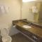 Days Inn & Suites by Wyndham Laurel Near Fort Meade