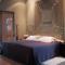 Tingala Lodge - Bed in the Bush - Phalaborwa